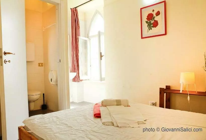 Santangela Hostel & Rooms