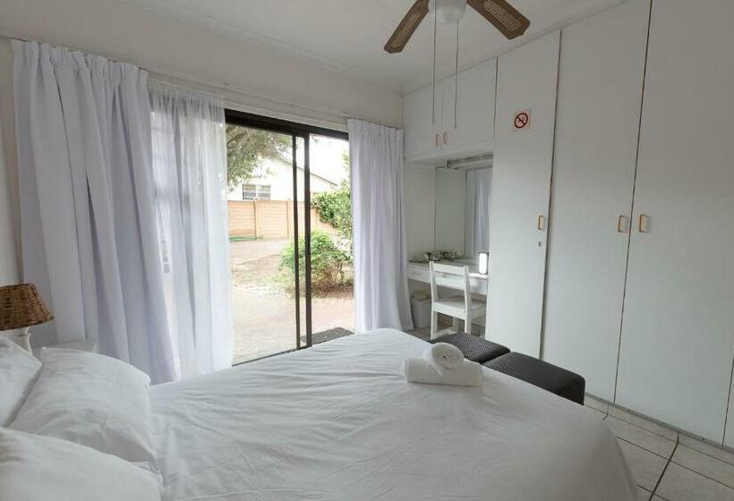 הוסטל Nothando Backpackers Lodge