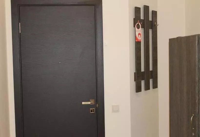 Aamiaismajoitus (B&B) Non Stop Economy