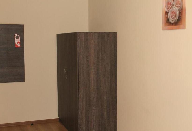 مبيت وإفطار Non Stop Economy