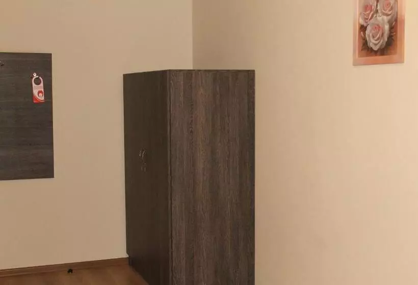 Aamiaismajoitus (B&B) Non Stop Economy