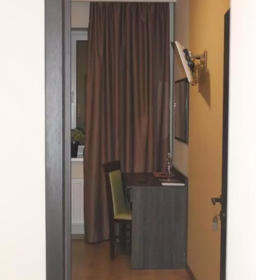 Aamiaismajoitus (B&B) Non Stop Economy