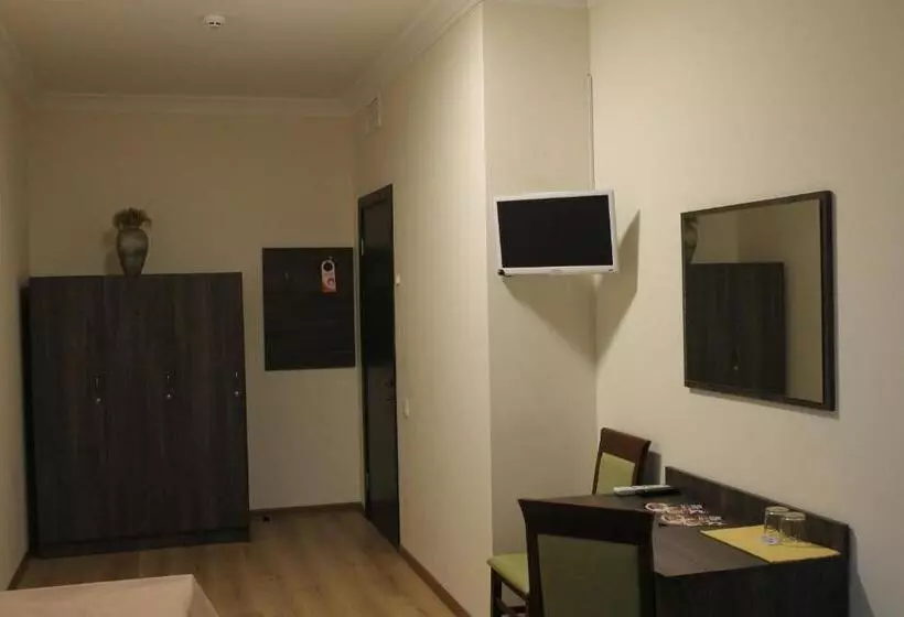 Aamiaismajoitus (B&B) Non Stop Economy