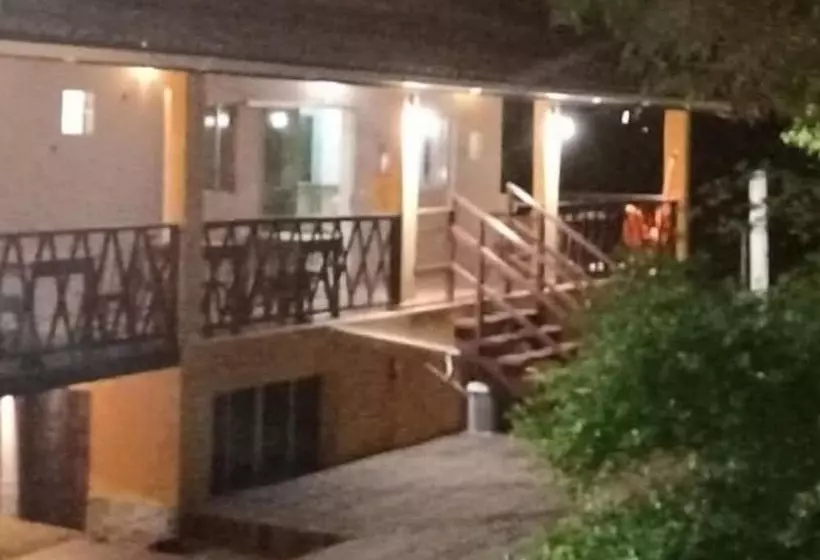 簡易ホテル Pousada Guedes Noronha