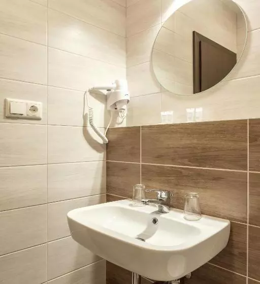 هتل Old Town Trio