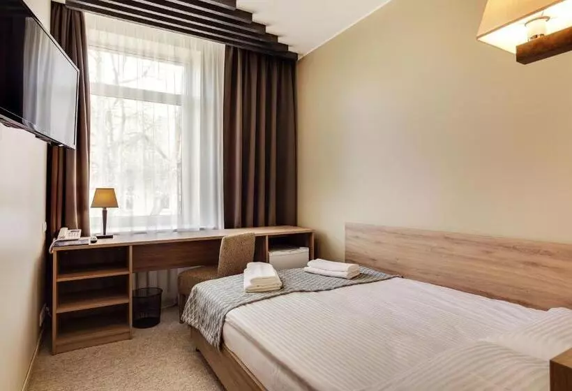 هتل Old Town Trio