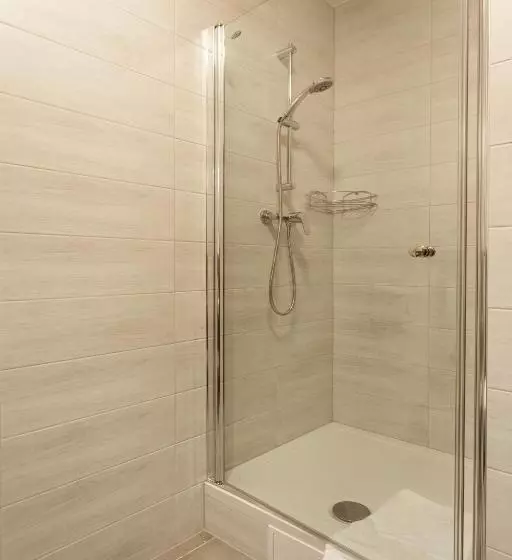 هتل Old Town Trio