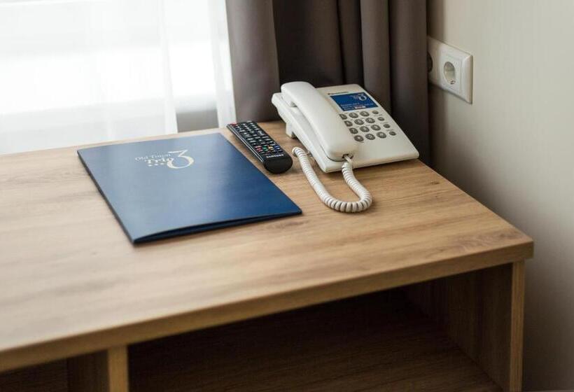 هتل Old Town Trio