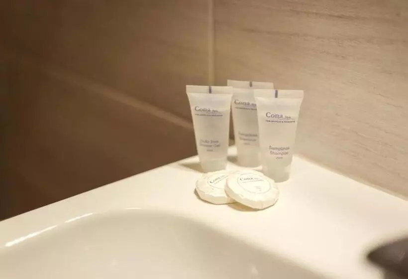 هتل Old Town Trio