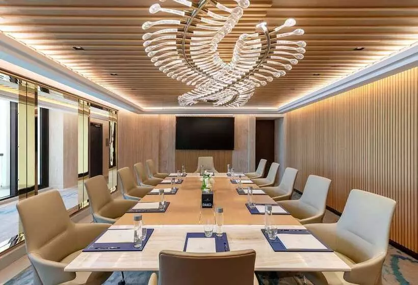 هتل Taj Exotica Resort & Spa, The Palm, Dubai