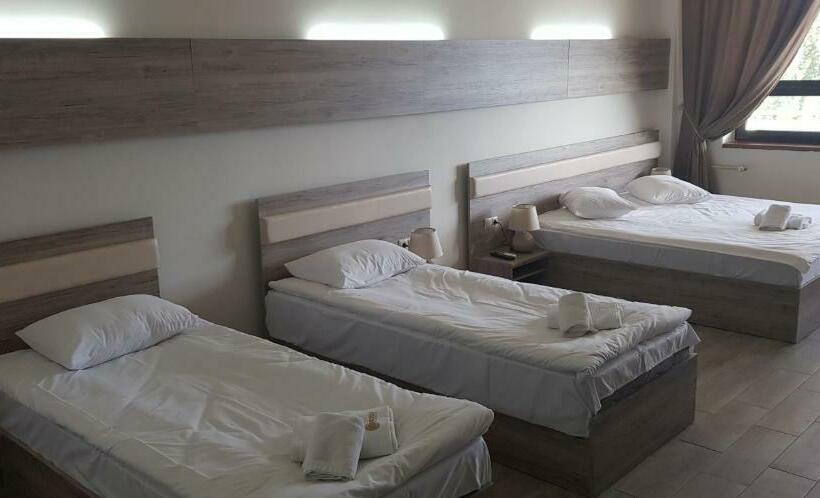 استراحتگاه Cross Health Spa Center