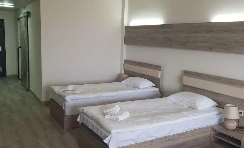 استراحتگاه Cross Health Spa Center