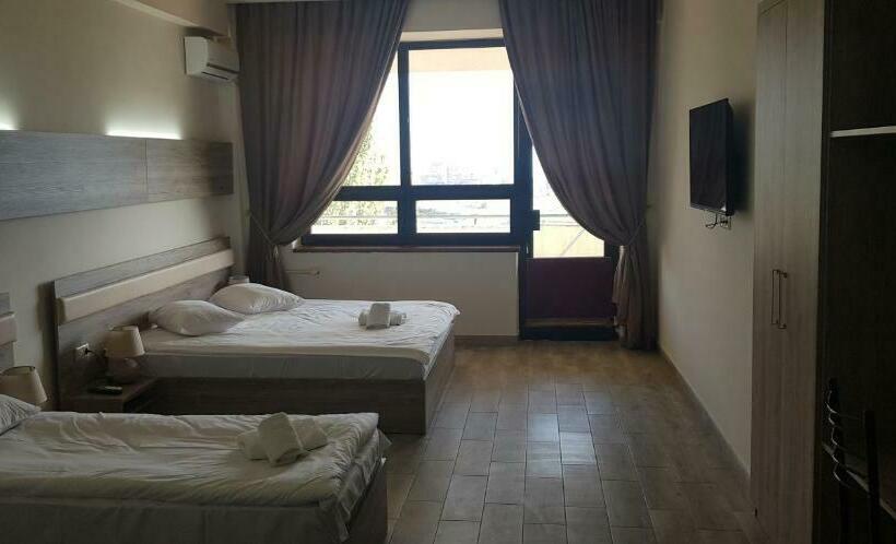 استراحتگاه Cross Health Spa Center