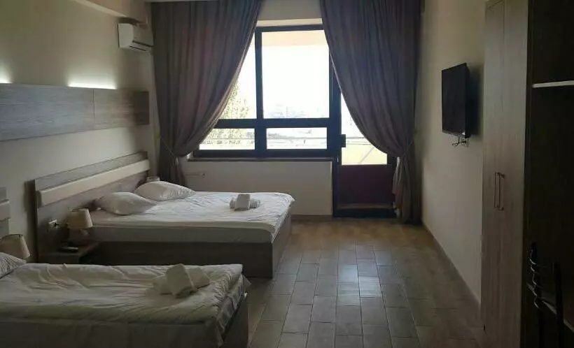 استراحتگاه Cross Health Spa Center