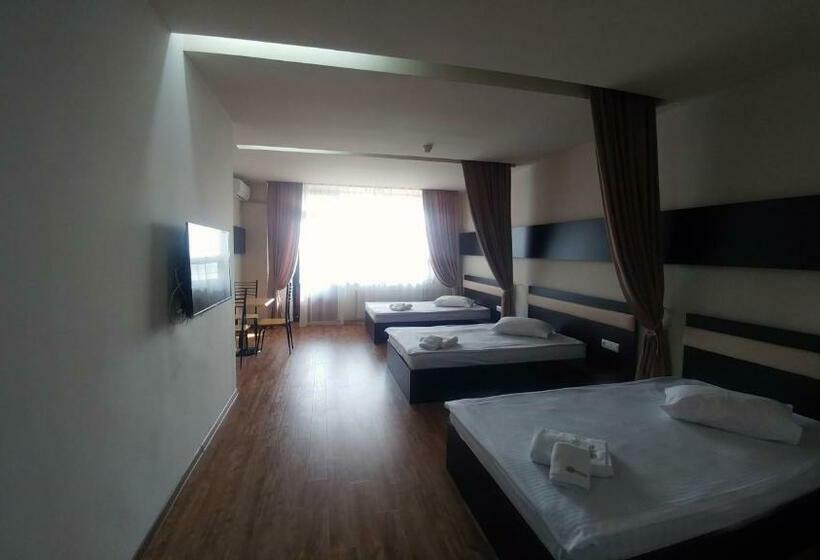 استراحتگاه Cross Health Spa Center