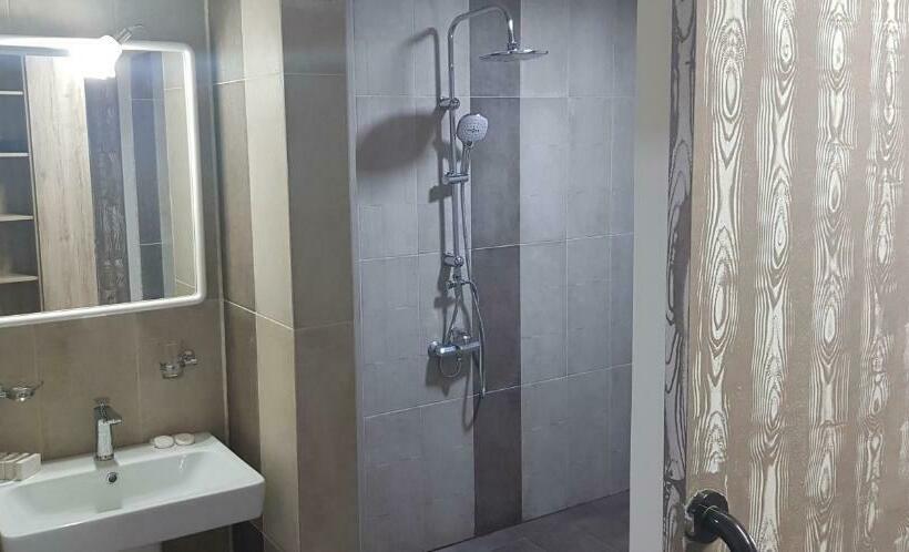 استراحتگاه Cross Health Spa Center