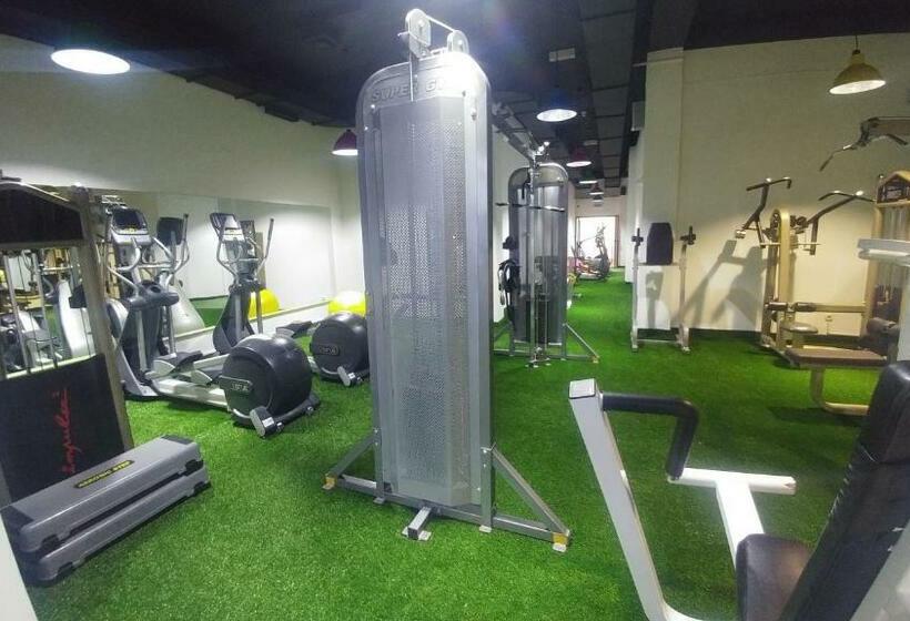 استراحتگاه Cross Health Spa Center