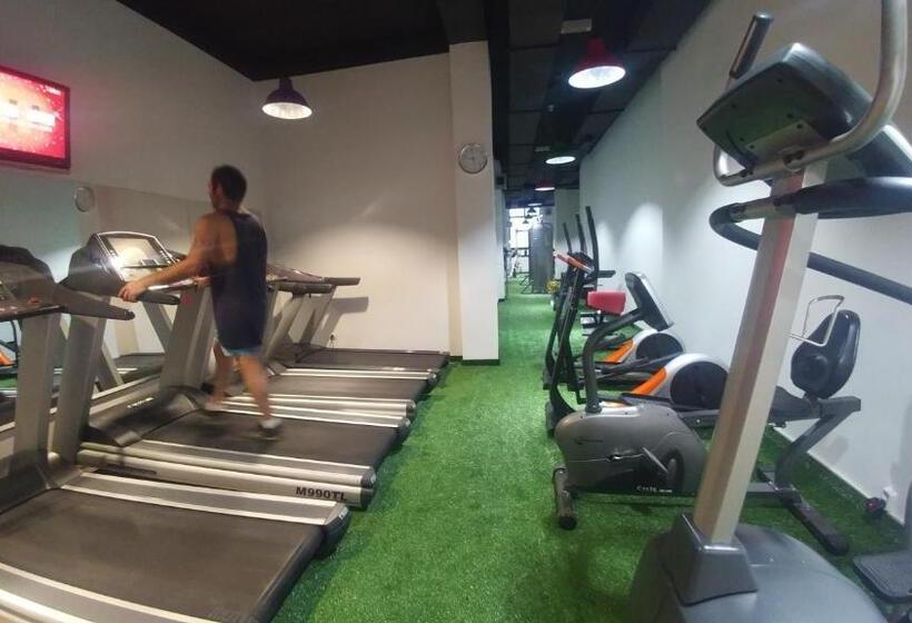 استراحتگاه Cross Health Spa Center