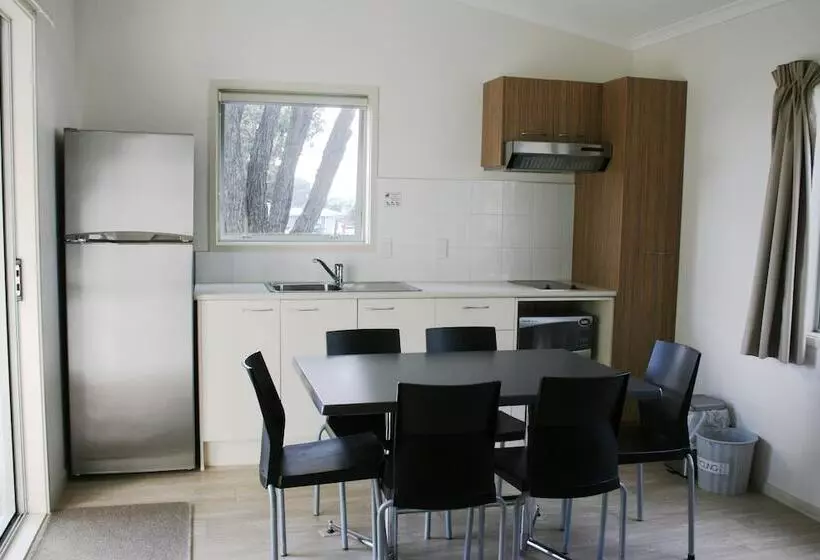 בית מלון כפרי Belt Road Seaside Holiday Park