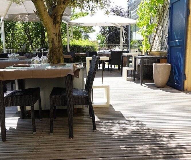 酒店 Château De Champlong Table Hôtel  Golf & Spa