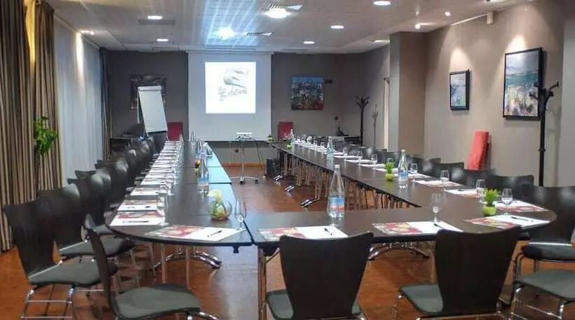 בית מלון כפרי De Loire Et Restaurant Les Bateliers