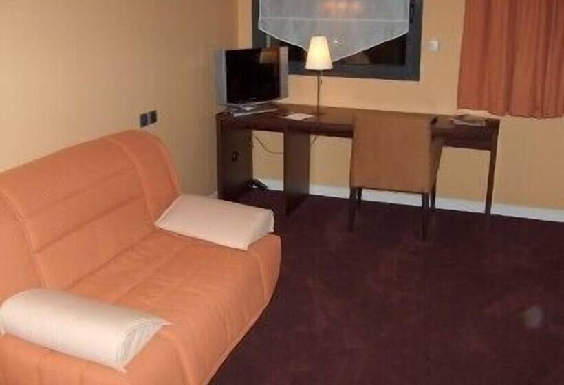 ホテル De Loire Et Restaurant Les Bateliers