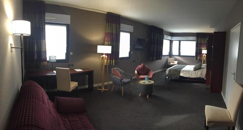 ホテル De Loire Et Restaurant Les Bateliers