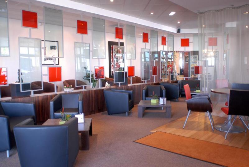 ホテル De Loire Et Restaurant Les Bateliers