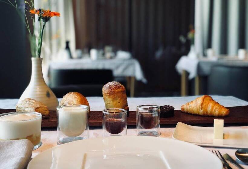 Hällsnäs Hotell & Restaurang