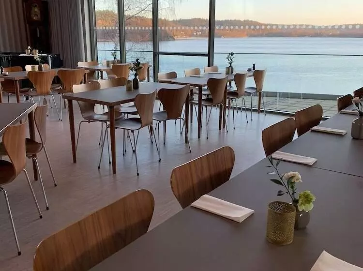 Hällsnäs Hotell & Restaurang