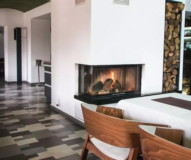 Jan Maria Hotel & Restaurant