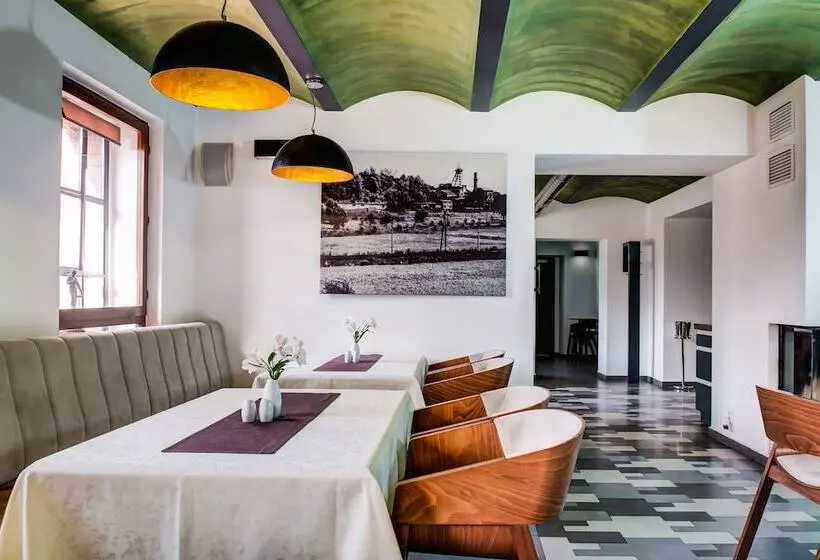 Jan Maria Hotel & Restaurant