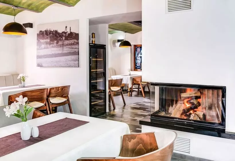 Jan Maria Hotel & Restaurant