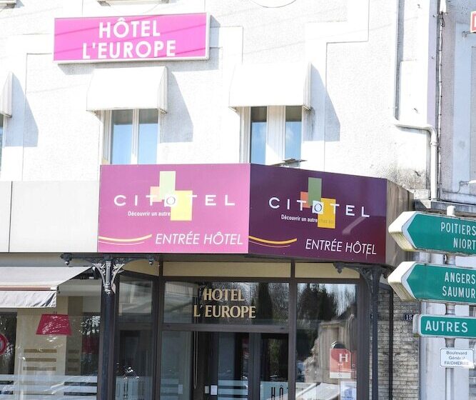 בית מלון כפרי L Europe   Cholet Gare