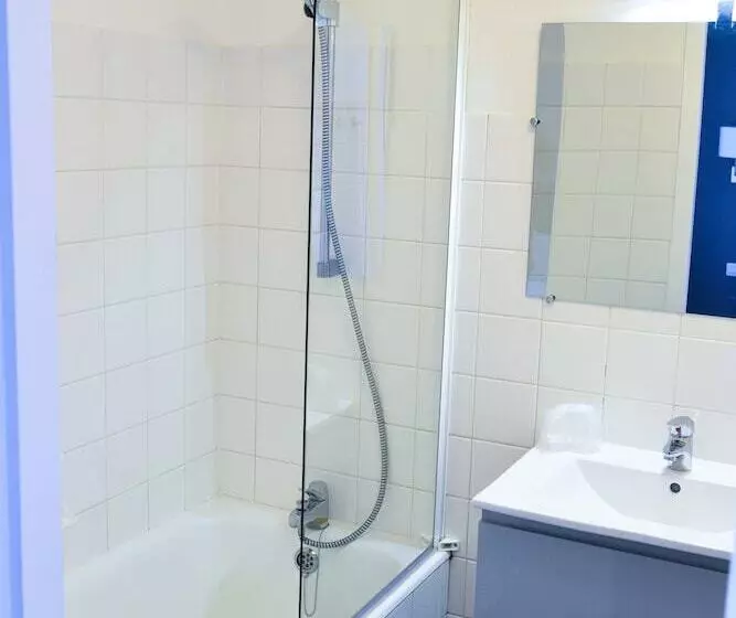 Отель L Europe Cholet Gare