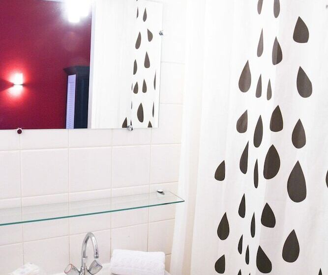 בית מלון כפרי L Europe   Cholet Gare