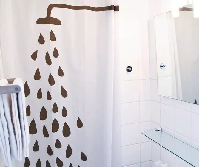 Отель L Europe Cholet Gare