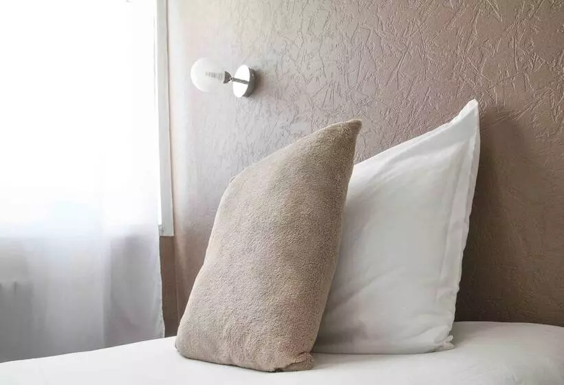 Отель L Europe Cholet Gare