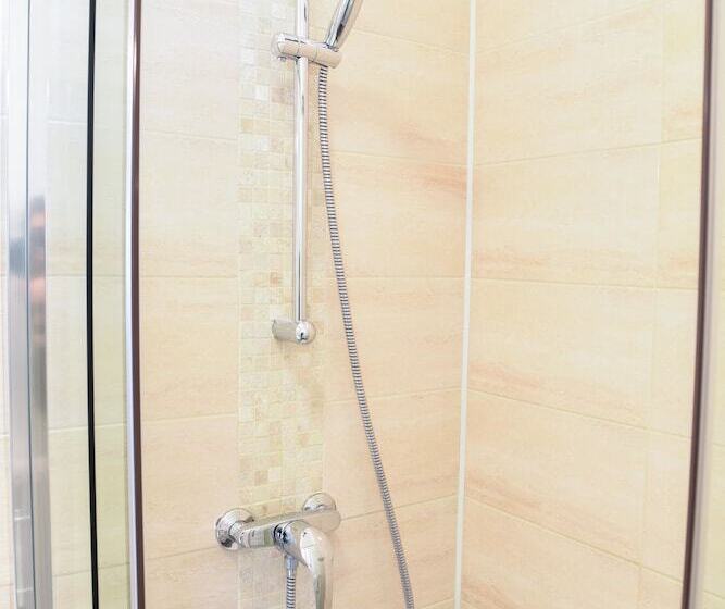 בית מלון כפרי L Europe   Cholet Gare