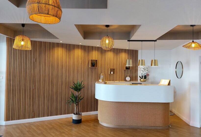 בית מלון כפרי L Europe   Cholet Gare