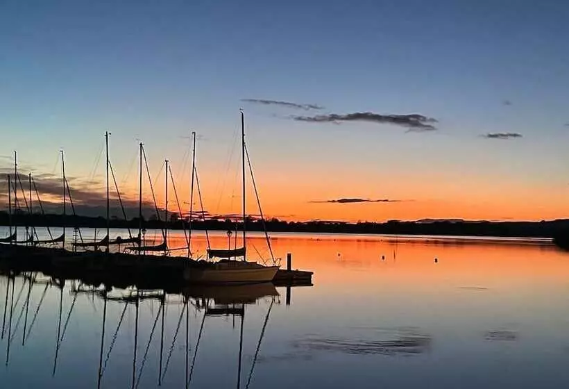 호텔 Lakeside Manor