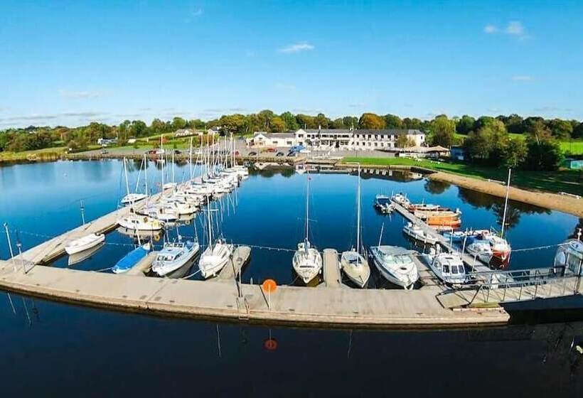 ホテル Lakeside Manor