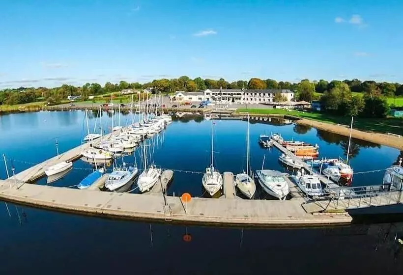 호텔 Lakeside Manor