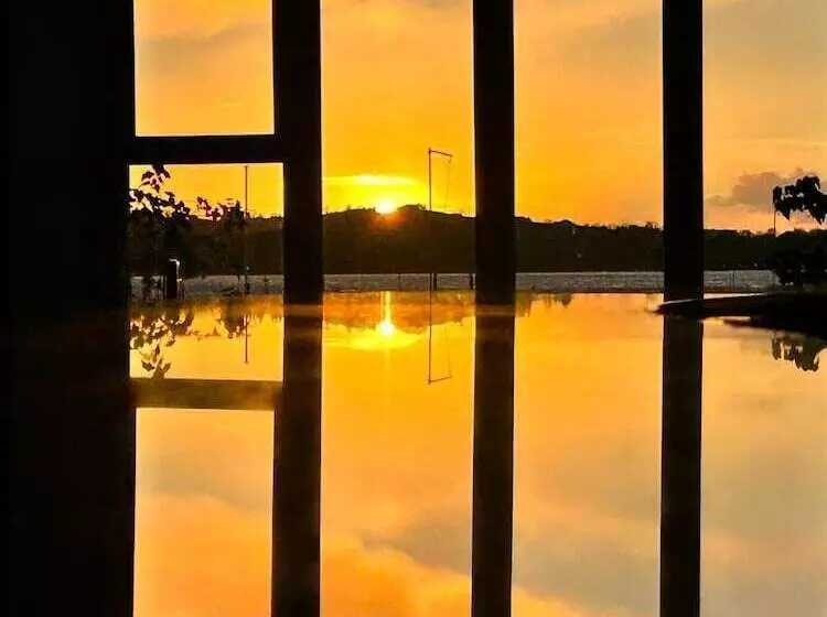 호텔 Lakeside Manor