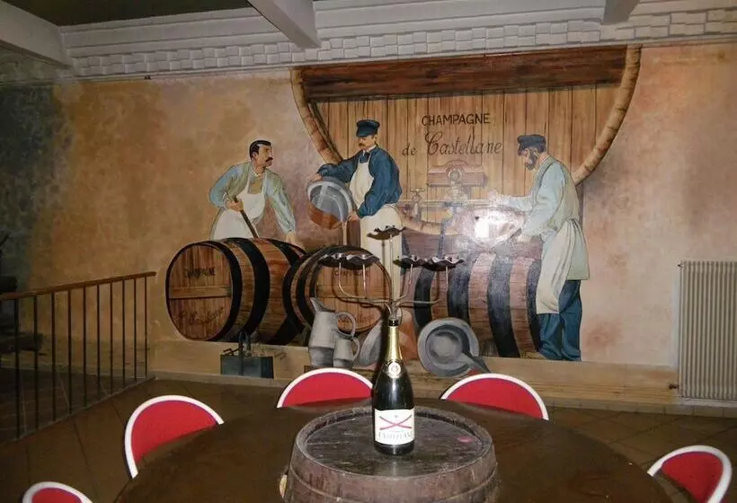 ホテル Auberge De L Omois