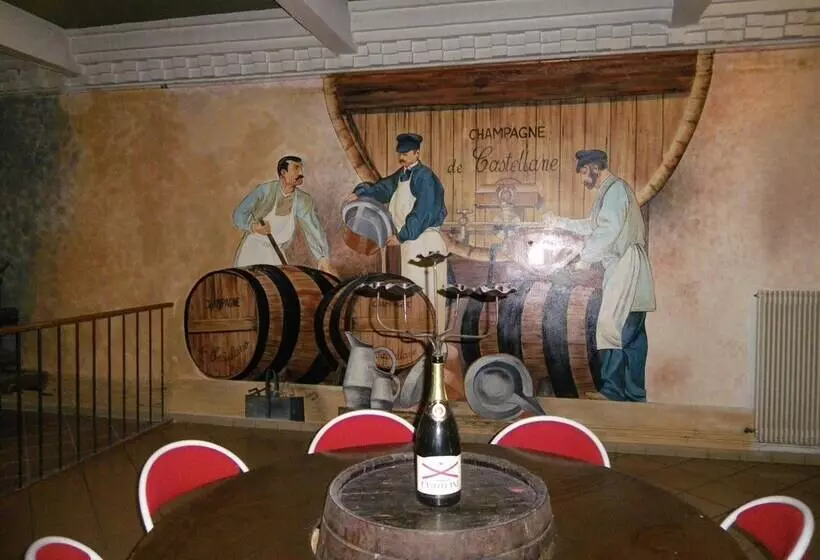 ホテル Auberge De L Omois