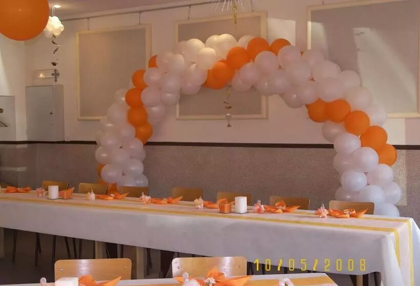 ホテル Auberge De L Omois