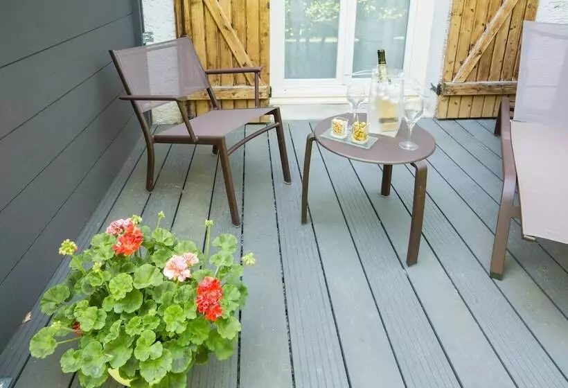 Logis Hotel Le Petit Casset