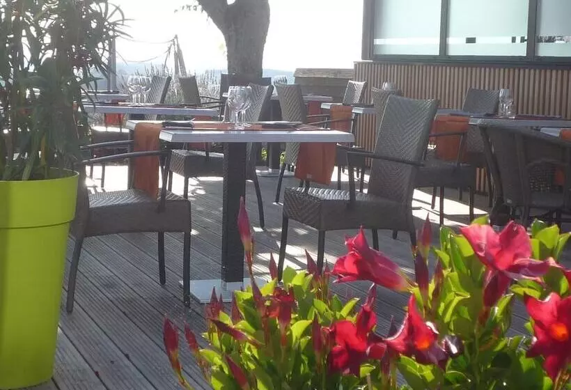 בית מלון כפרי Logis Le Saint Cyr