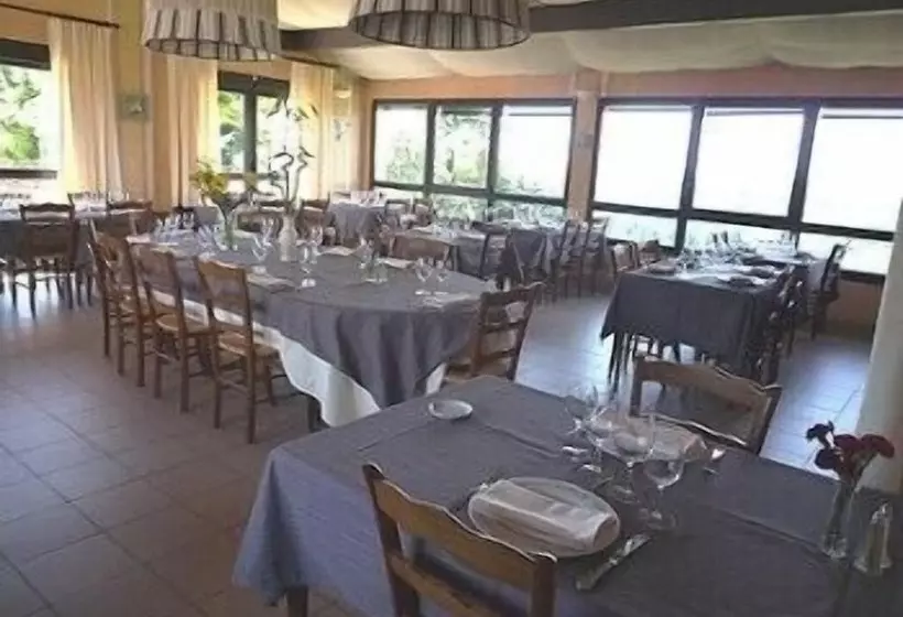 בית מלון כפרי Logis Le Saint Cyr